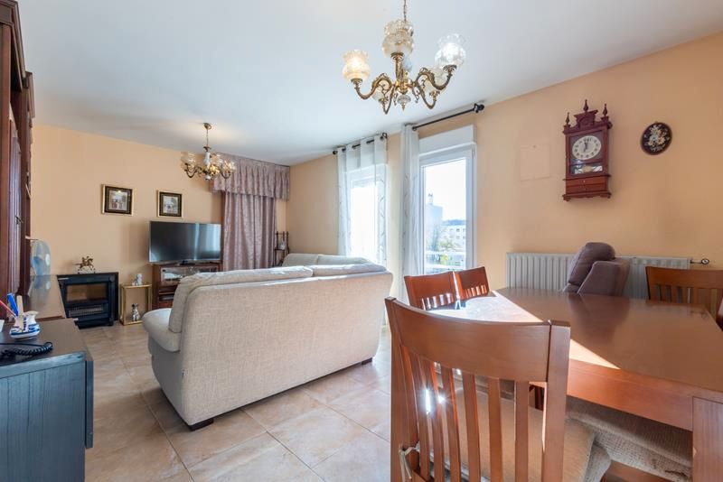 Sala de estar de Piso en venta en  Madrid Capital con Calefacción y Terraza