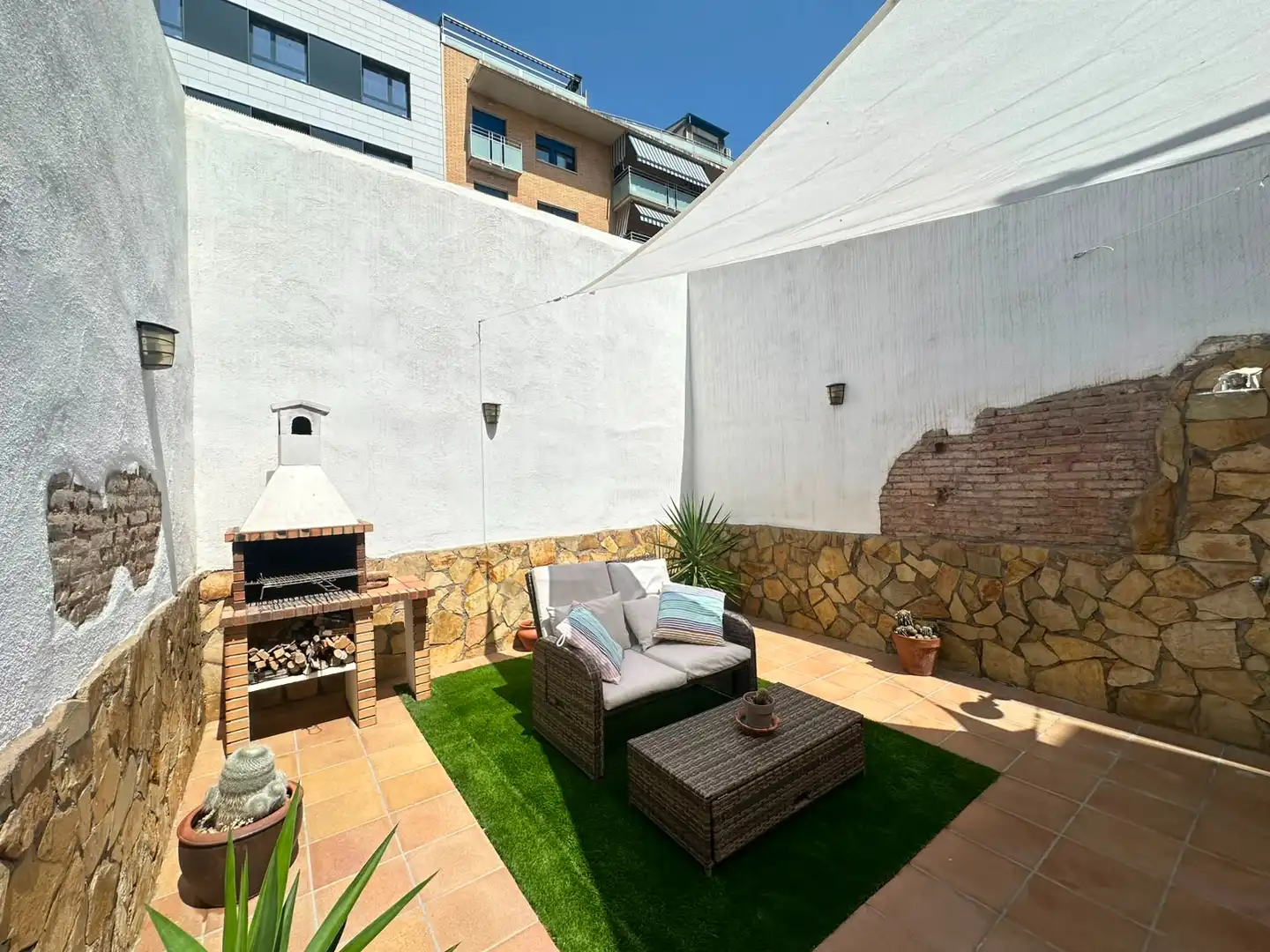 Terrace of Ground floor for sale in Badalona  with Air Conditioner, Heating and Terrace