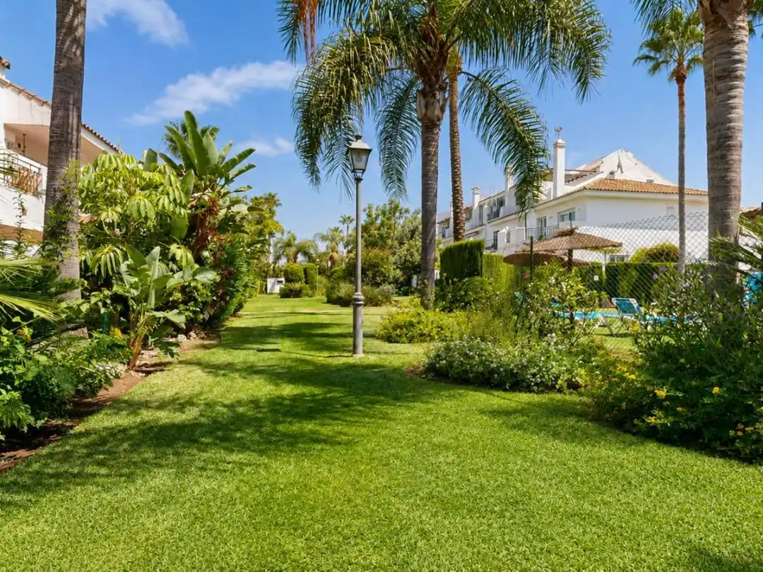 Jardí de Casa o xalet en venda en Marbella amb Aire condicionat, Calefacció i Jardí privat