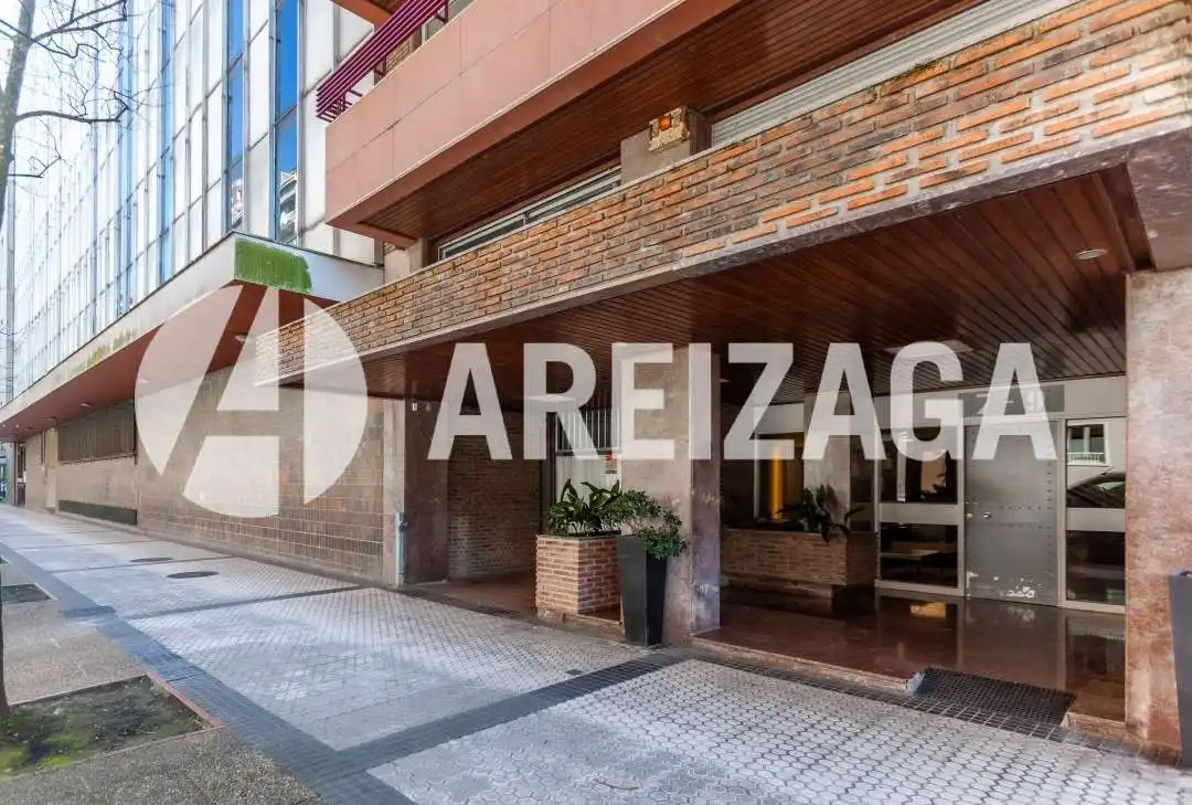 Vista exterior de Pis en venda en Donostia - San Sebastián  amb Aire condicionat, Calefacció i Terrassa