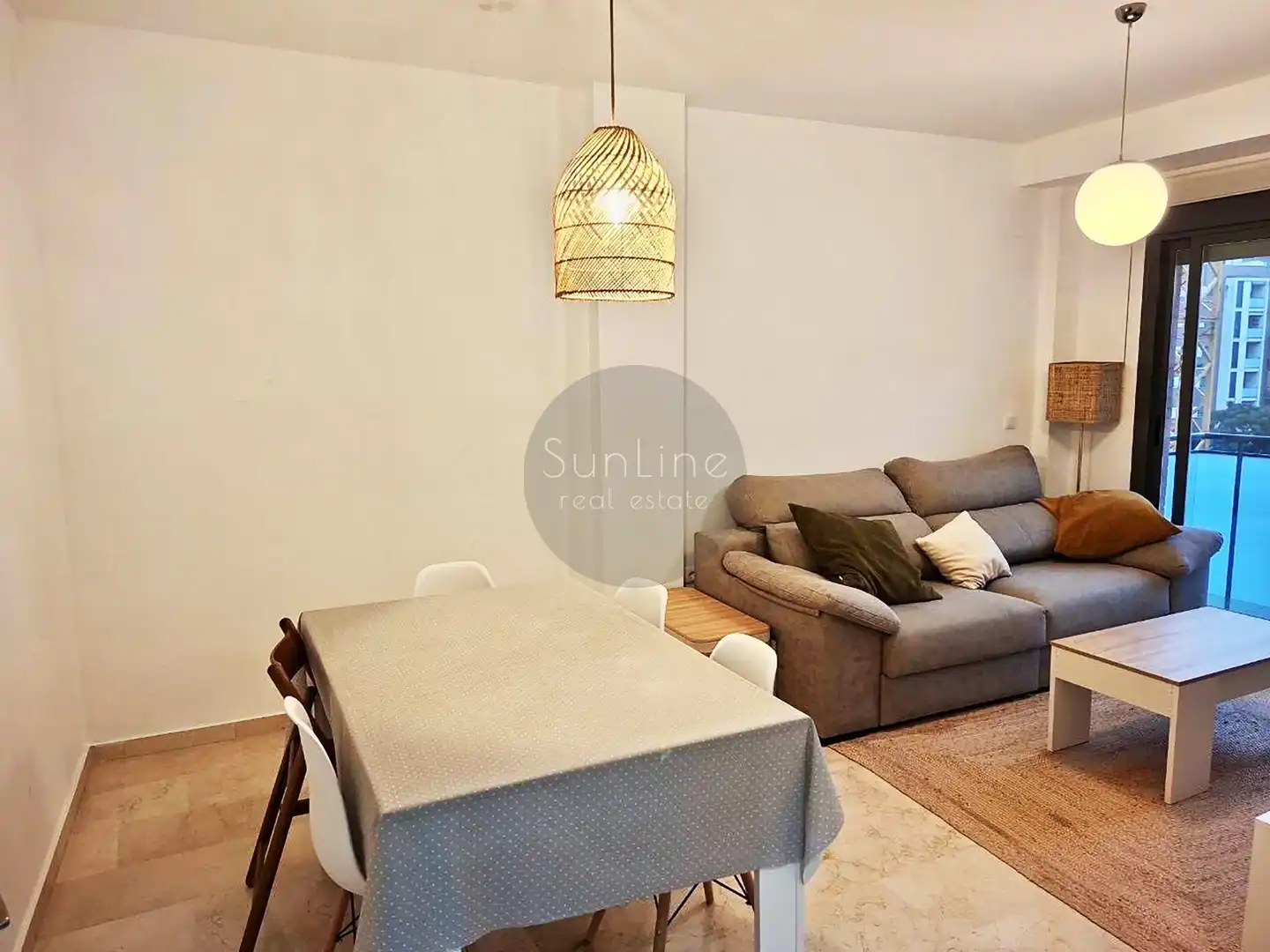 Piso con terraza en venta en Carrer de Montreal 76, imagen 2