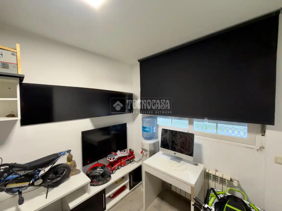 Habitación de Casa adosada en venta en Madrid con Aire acondicionado, Calefacción y Terraza