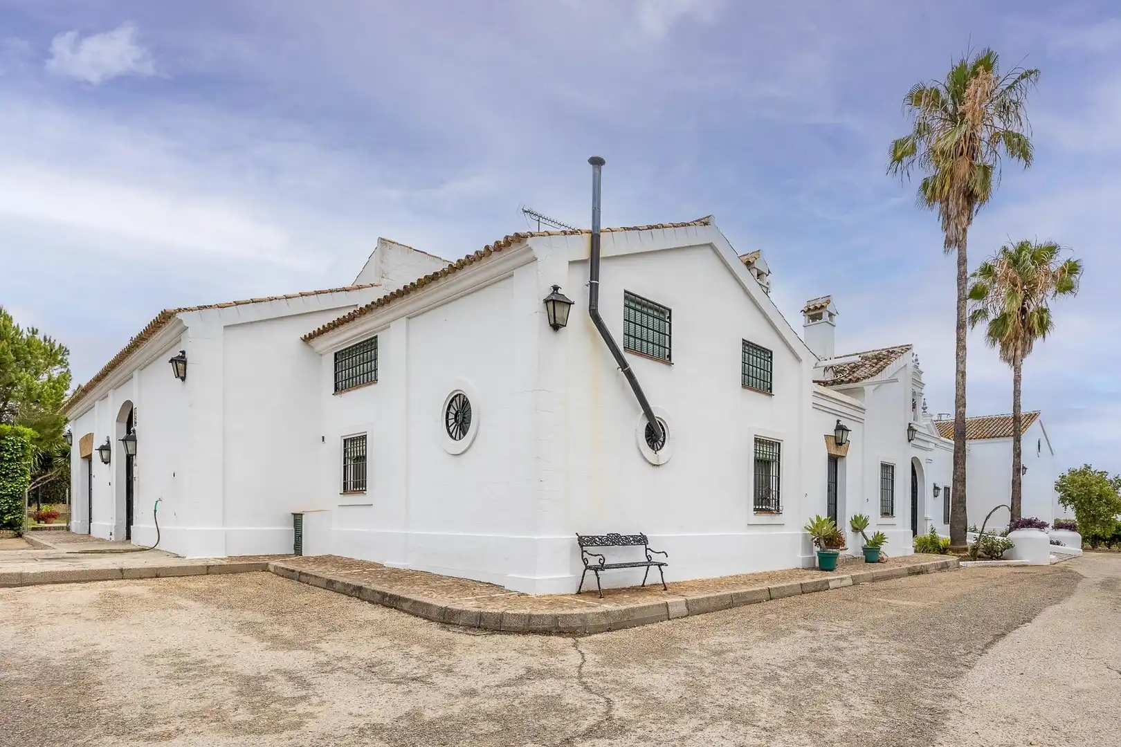 Vista exterior de Finca rústica en venta en Valencina de la Concepción con Jardín privado, Terraza y Trastero