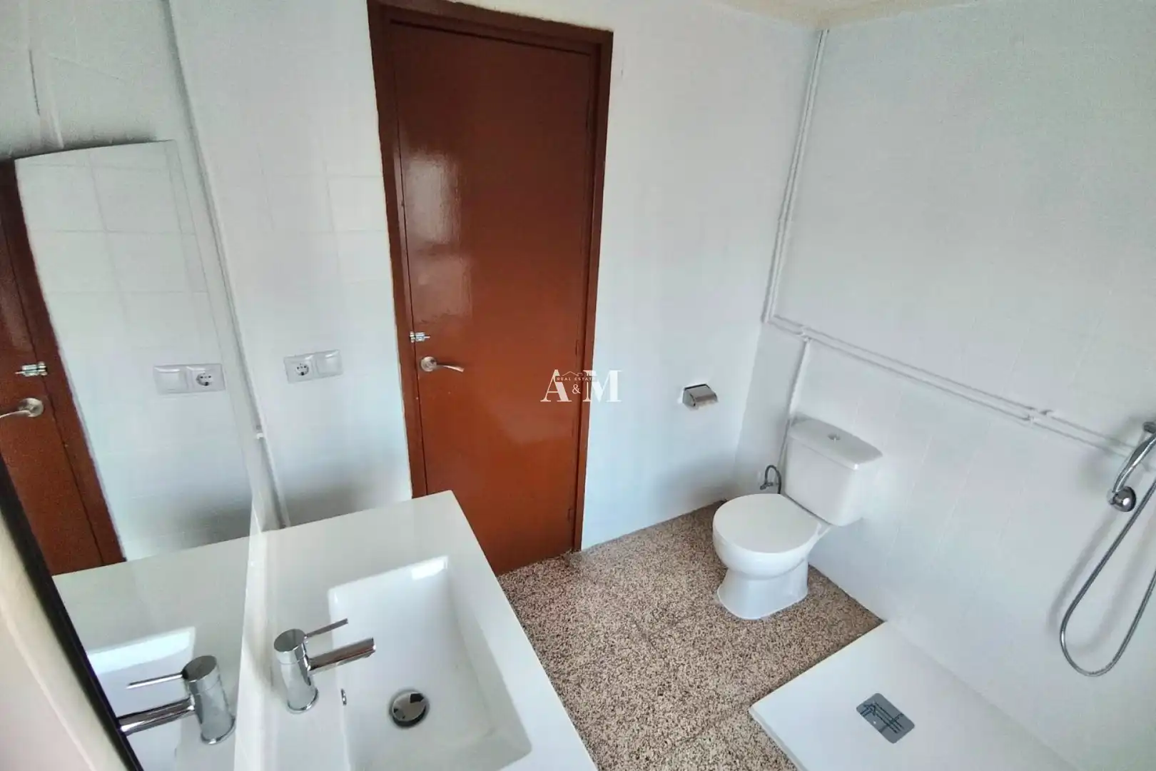 Baño de Piso de alquiler en Almoradí con Calefacción, Terraza y Amueblado