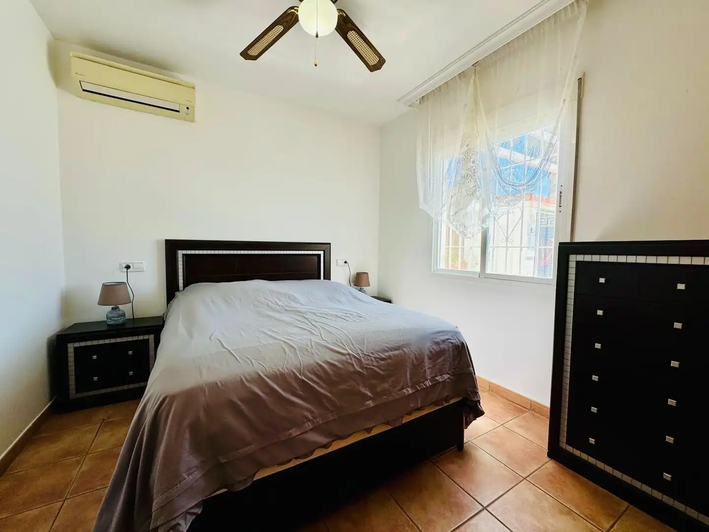 Dormitori de Casa o xalet en venda en Arenas amb Aire condicionat, Jardí privat i Traster