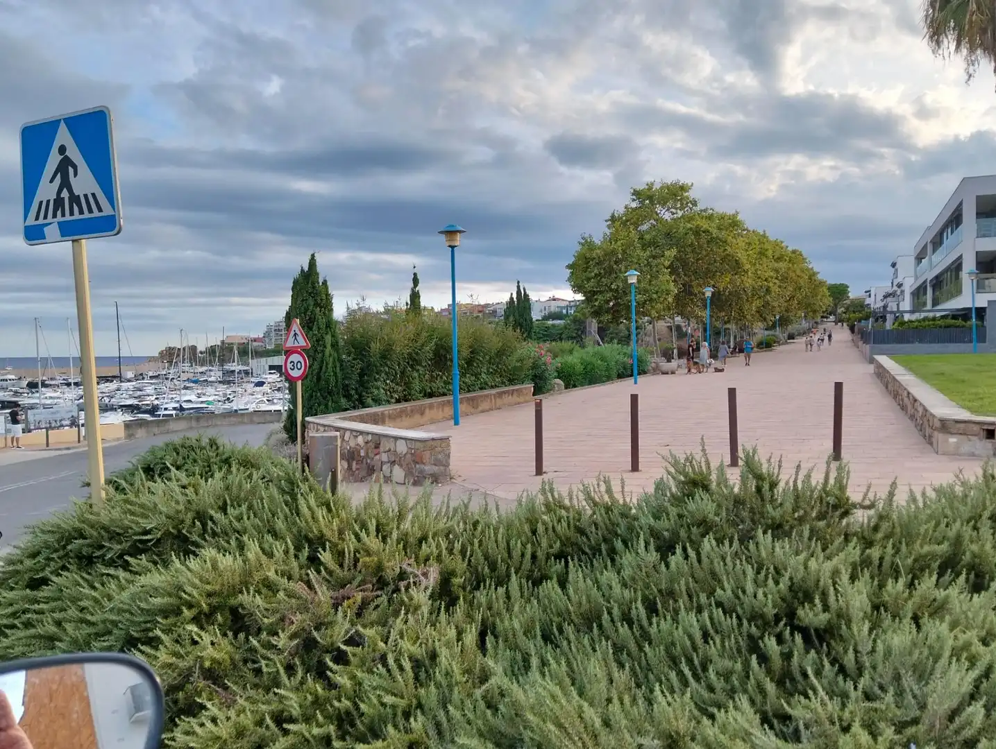 Außenansicht von Erdgeschoss zur Miete in Palamós mit Heizung, Terrasse und Balkon