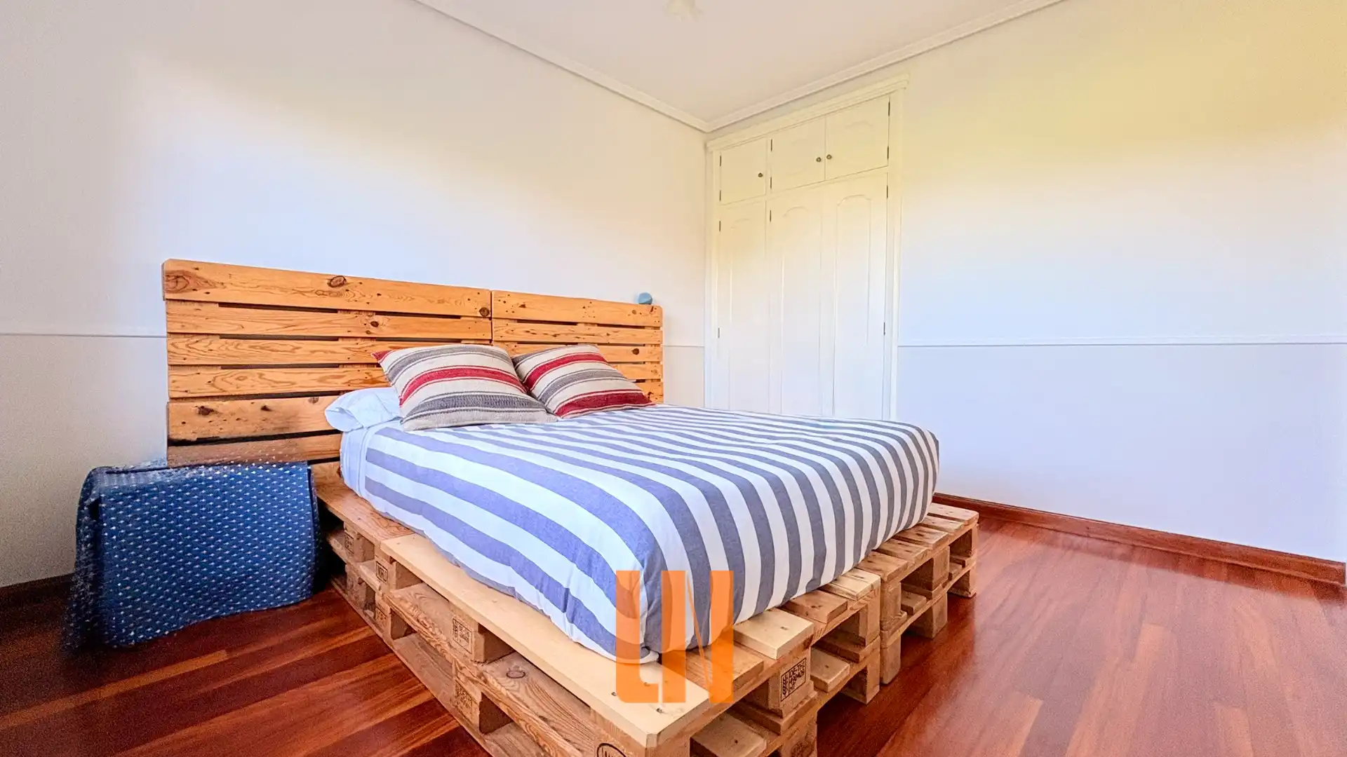 Dormitori de Casa o xalet en venda en Oleiros amb Calefacció, Jardí privat i Parquet