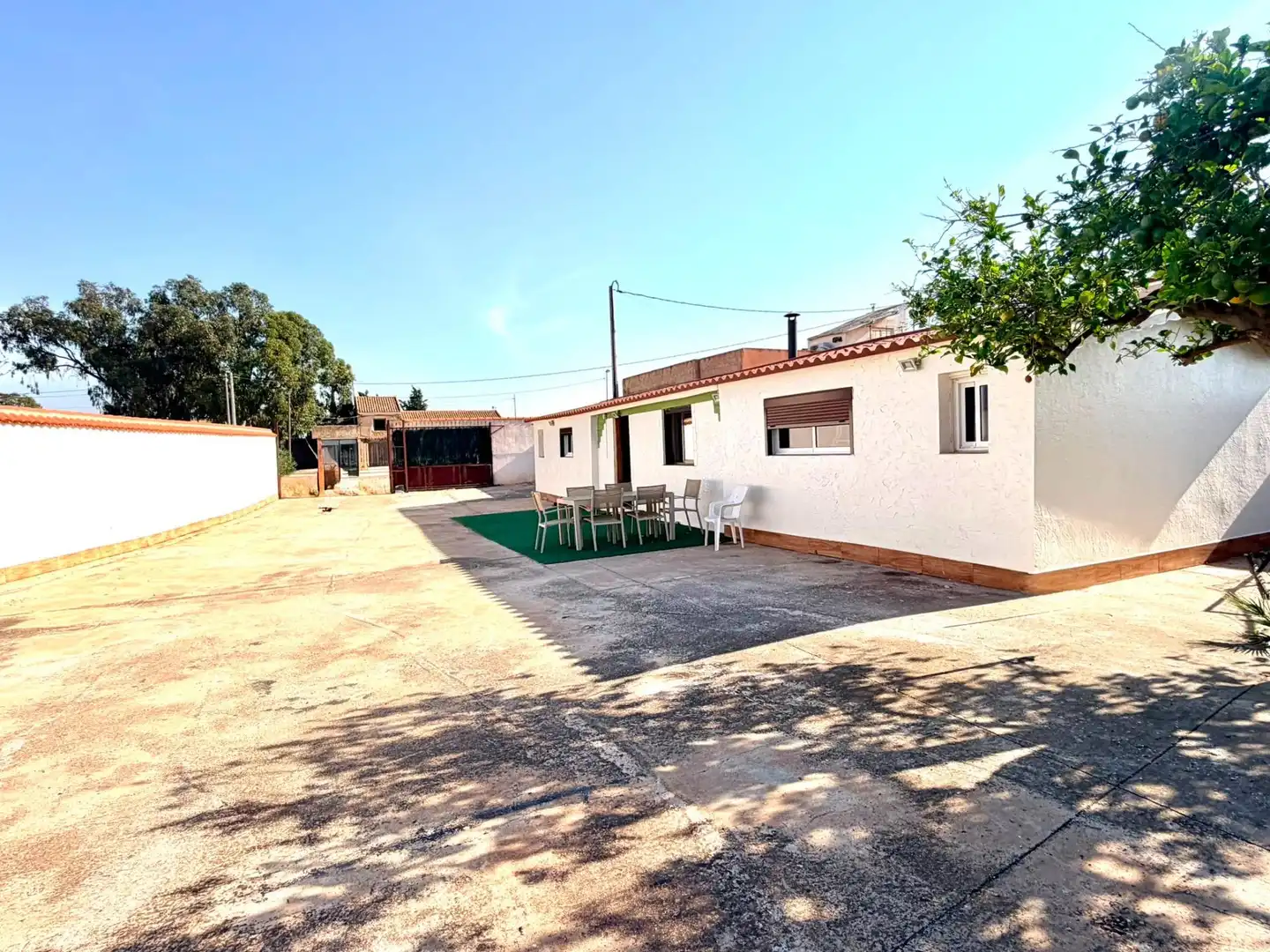 Vista exterior de Casa o xalet en venda en Cartagena amb Aire condicionat, Moblat i Alarma
