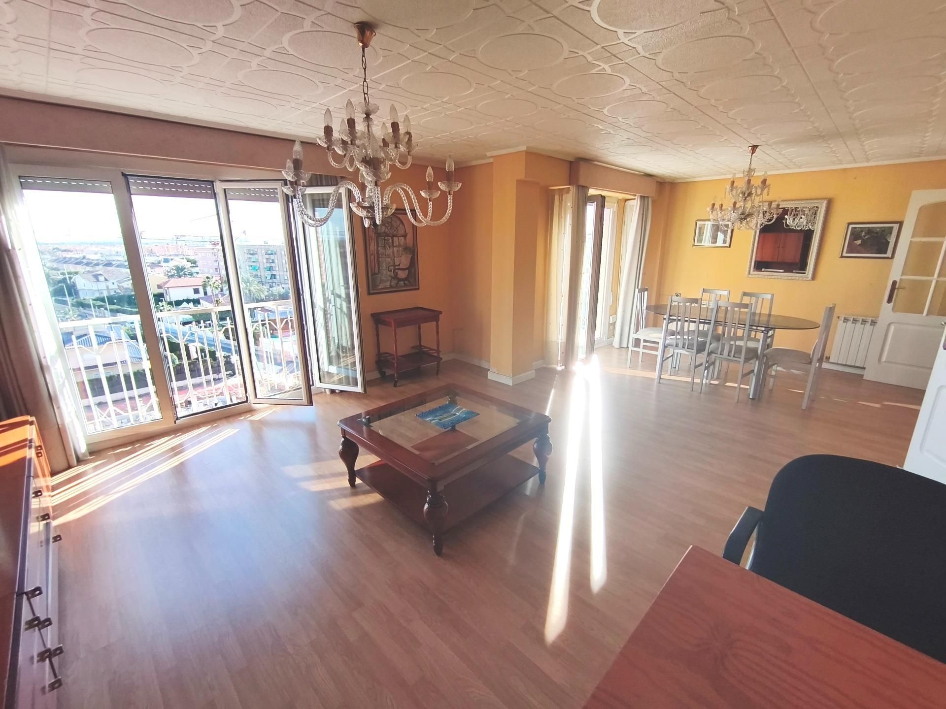 Sala d'estar de Pis en venda en Elche / Elx amb Terrassa i Balcó