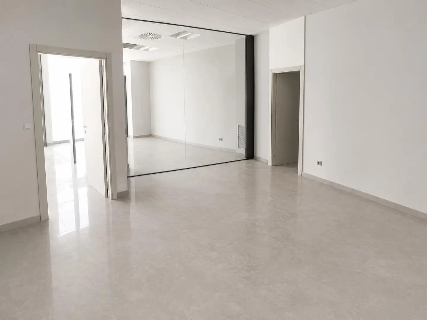 Local comercial en venta en Carrer Violant d'Hongria 13, imagen 6