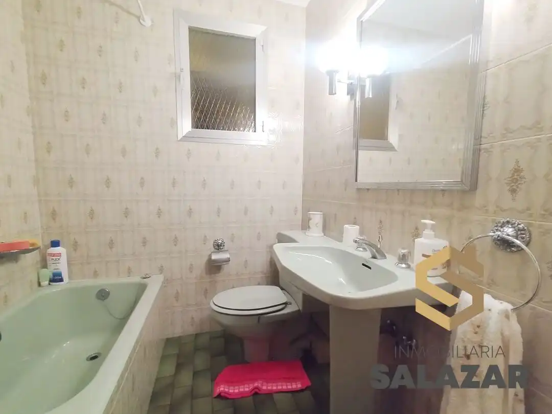Bathroom of Flat for sale in Bilbao   with Heating, Terrace and Balcony