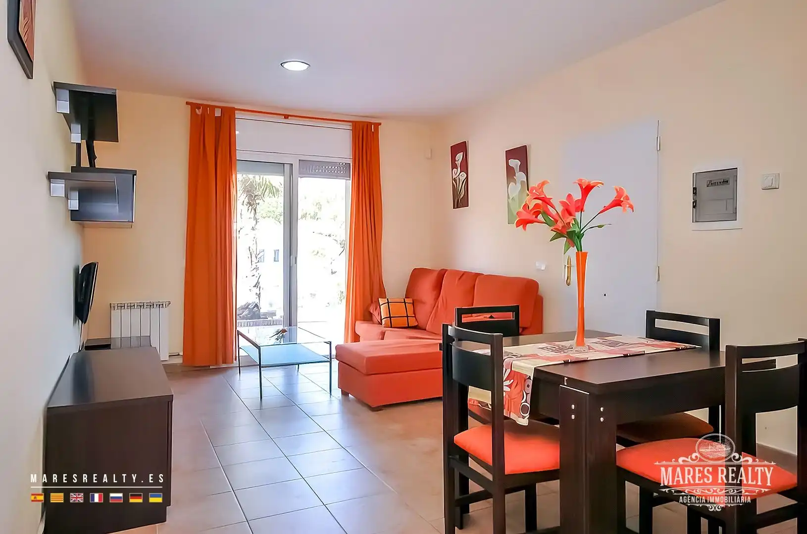 Sala d'estar de Casa o xalet en venda en Lloret de Mar amb Aire condicionat, Calefacció i Jardí privat