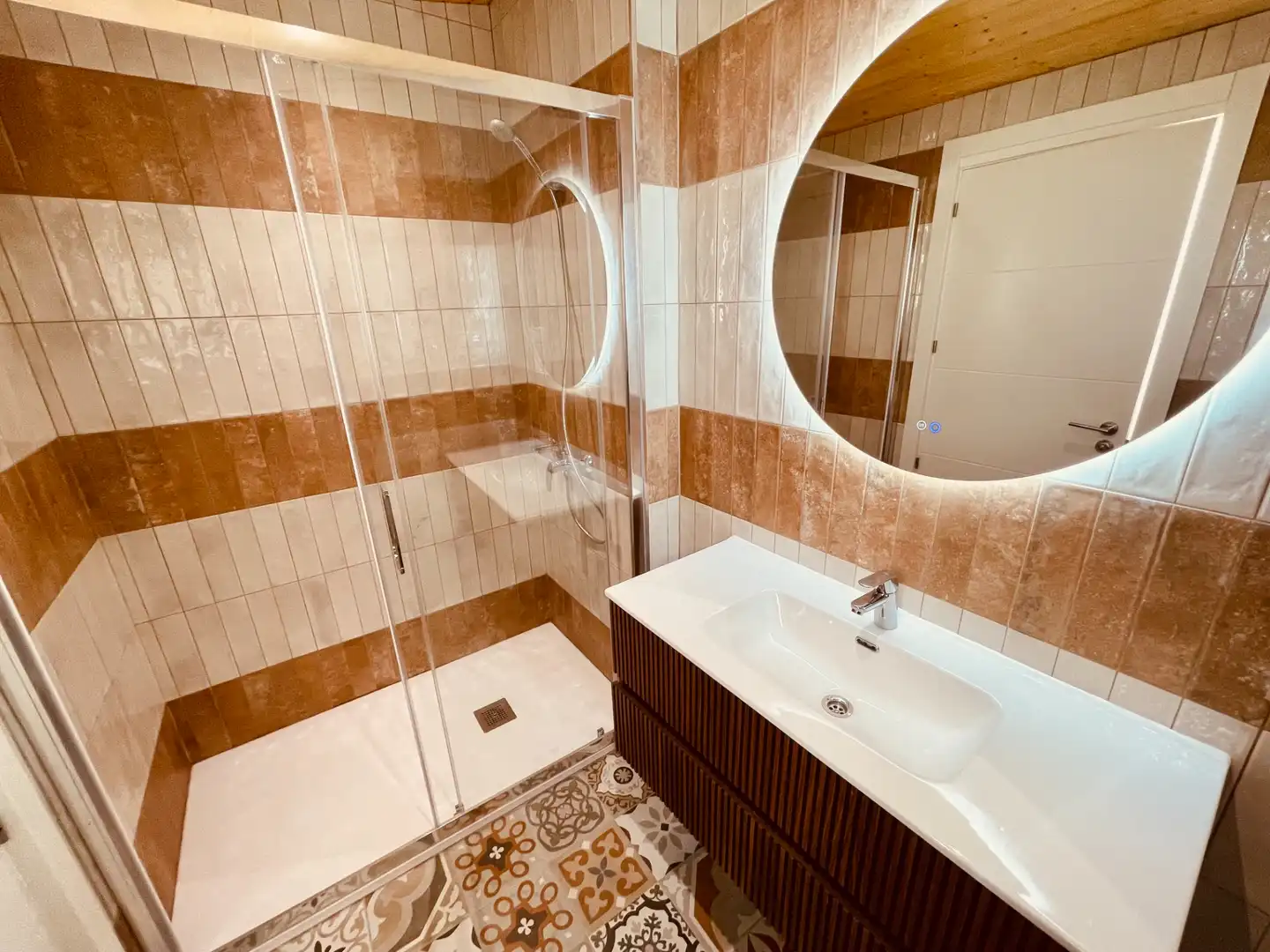 Baño de Dúplex de alquiler en Madrid con Aire acondicionado, Terraza y Amueblado