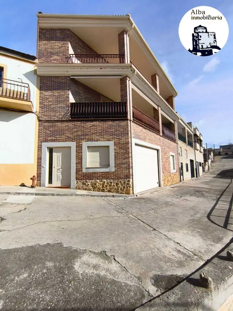 Vista exterior de Casa o chalet en venta en Alba de Tormes con Calefacción y Terraza