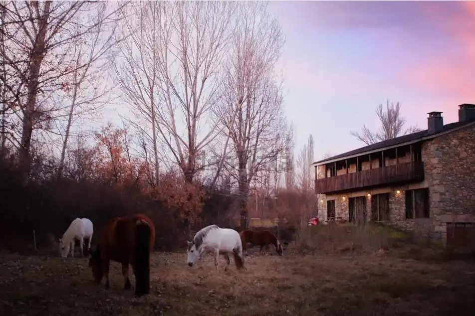 Finca rústica en venta en Cobreros con Aire acondicionado, Calefacción y Jardín privado