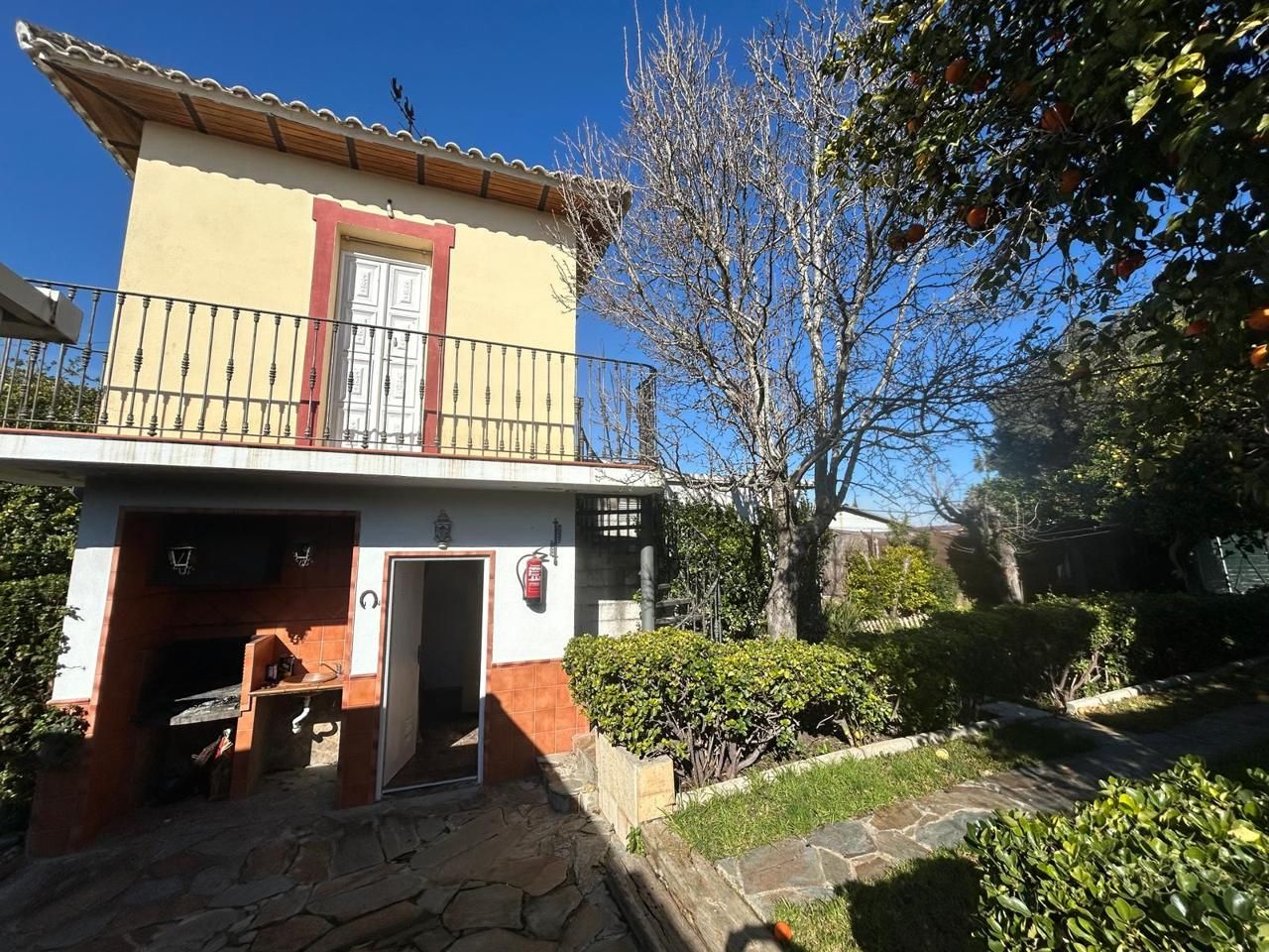 Exterior view of House or chalet for sale in Dos Hermanas  with Air Conditioner, Private garden and Swimming Pool