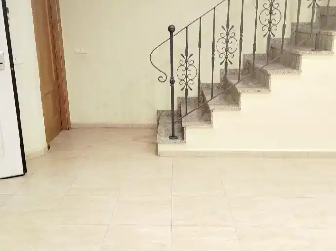 Maisonette zum Verkauf in Murcia mit Klimaanlage und Balkon