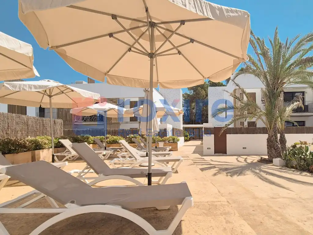 Planta baixa en venda en Sant Antoni de Portmany amb Jardí privat, Terrassa i Piscina