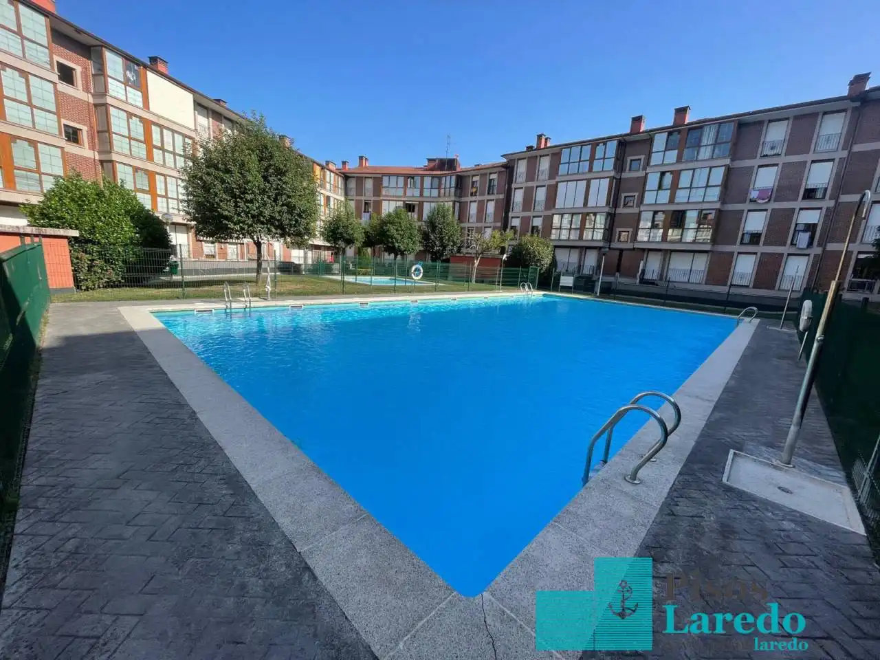 Swimming pool of Flat for sale in Voto  with Air Conditioner, Heating and Storage room