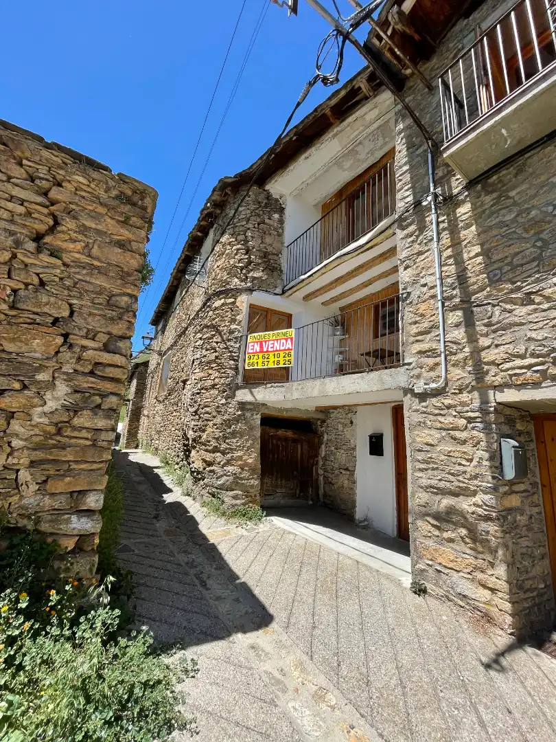 Vista exterior de Casa o chalet en venta en Sort con Calefacción, Parquet y Terraza