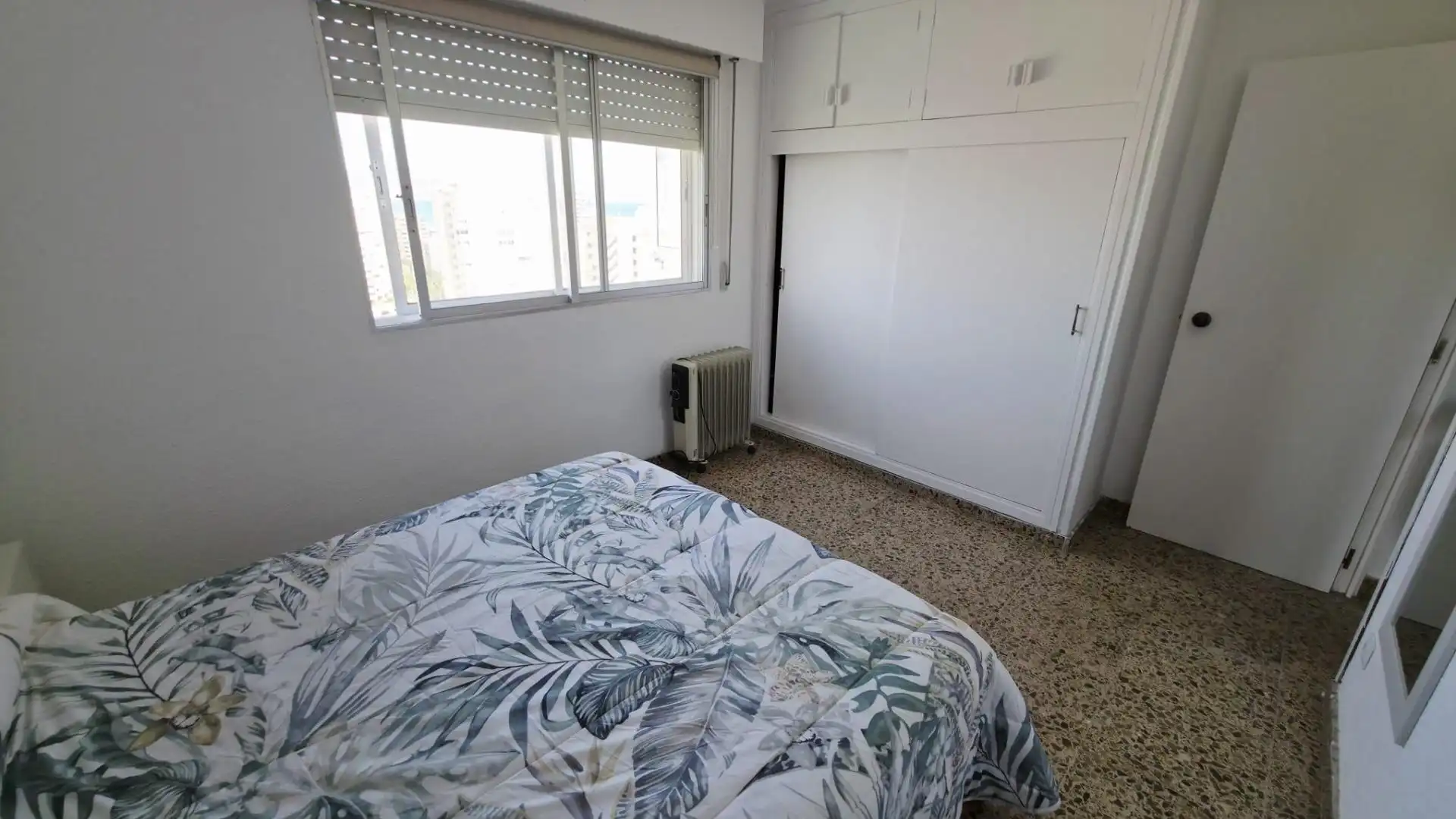 Dormitori de Pis en venda en Alicante / Alacant amb Jardí privat, Terrassa i Moblat