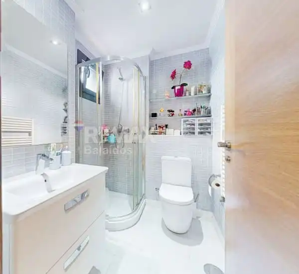 Bathroom of Attic for sale in Vigo   with Heating, Parquet flooring and Terrace