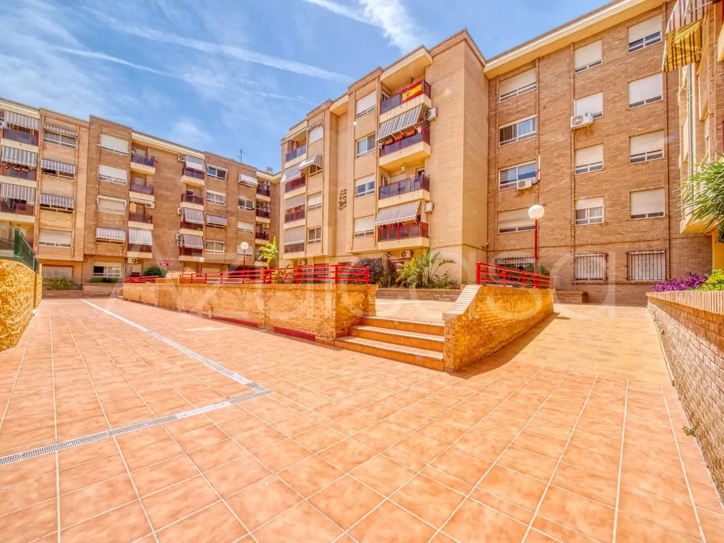 Außenansicht von Wohnung zum Verkauf in Sant Joan d'Alacant mit Klimaanlage, Terrasse und Gemeinschaftspool