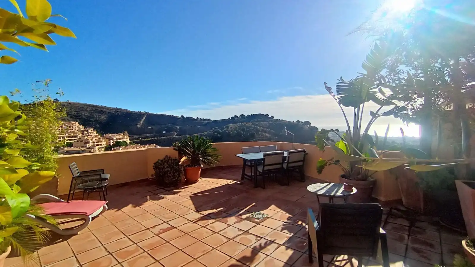 Àtic amb piscina en venda a Calahonda