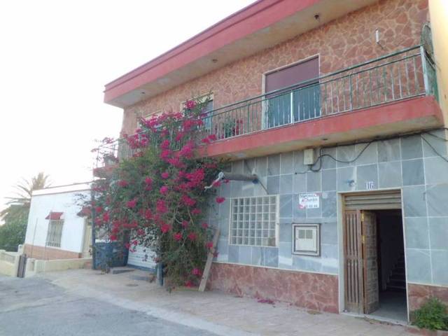 Casa-chalet en Venta en  CARRETERA DE MALAGA en Balanegra