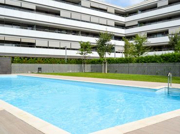Pis amb piscina en venda a Turó de Can Mates