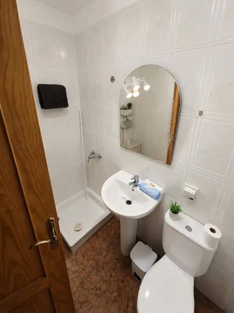 Baño de Piso en venta en Icod de los Vinos con Amueblado, Horno y Microondas