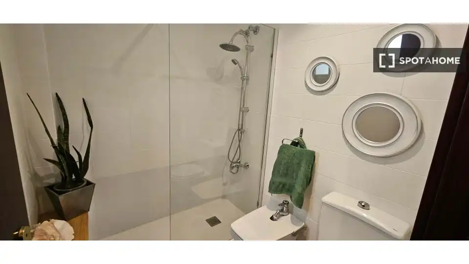 Bathroom of Flat for share in Sant Andreu de Llavaneres  with Air Conditioner, Terrace and Furnished
