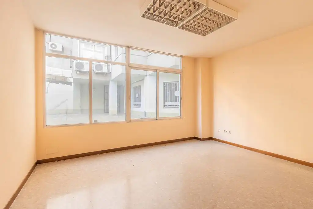 Locale commerciale in vendita a Balmes, imagen 8