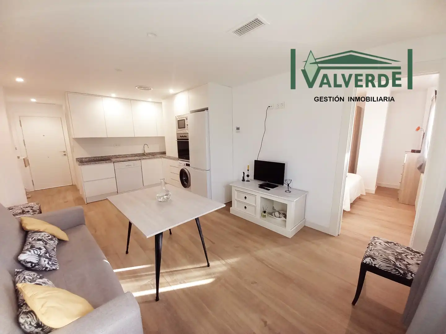 Sala d'estar de Apartament de lloguer en Granada amb Aire condicionat, Calefacció i Moblat