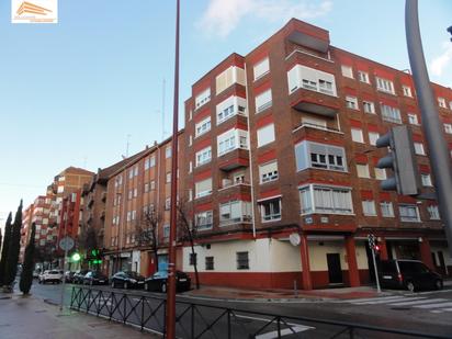 Exterior view of Flat for sale in Valladolid Capital  with Heating and Terrace