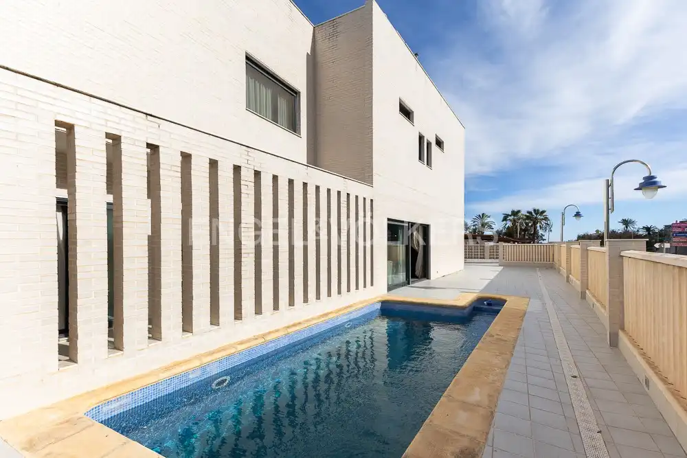 Piscina de Casa o chalet en venta en Cullera con Aire acondicionado, Calefacción y Terraza