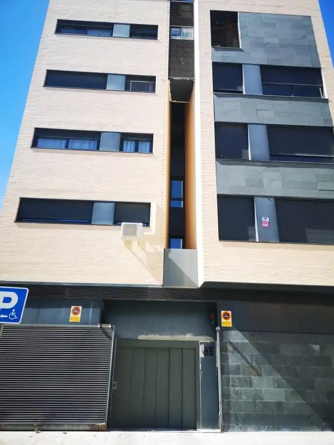 Parkplatz zum Verkauf in Calle PINTOR ROSALES 5