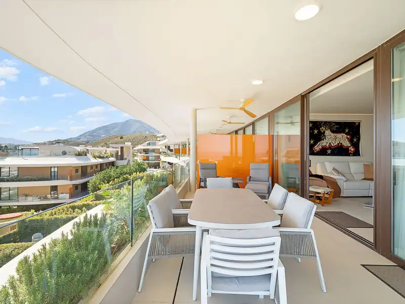 Terrasse von Wohnungen zum Verkauf in Fuengirola mit Klimaanlage, Heizung und Privatgarten