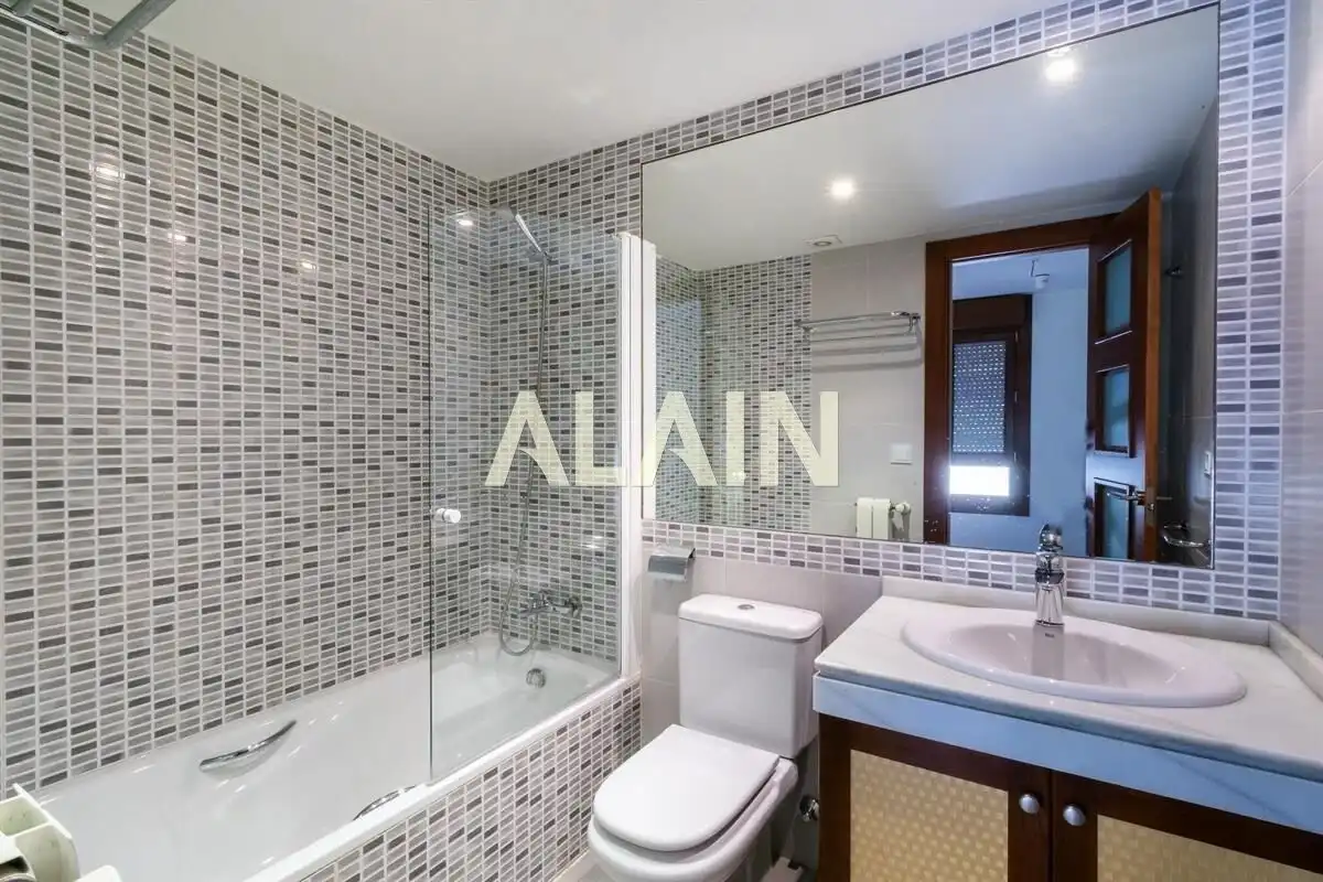 Baño de Casa o chalet en venta en L'Alfàs del Pi con Calefacción, Jardín privado y Terraza
