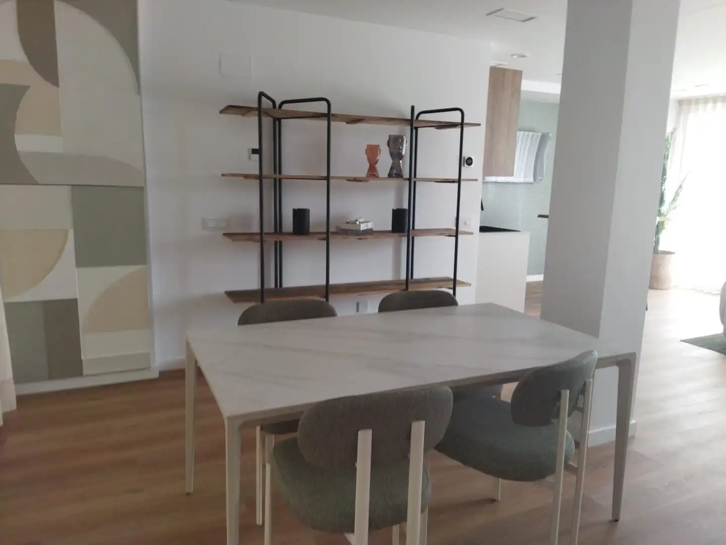 Menjador de Apartament de lloguer en Estepona amb Aire condicionat, Terrassa i Traster