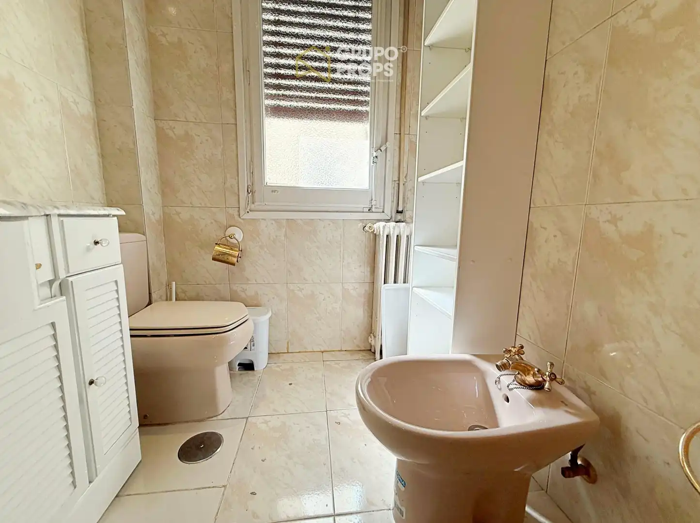 Badezimmer von Wohnung zur Miete in Madrid mit Heizung, Parkett und Möbliert