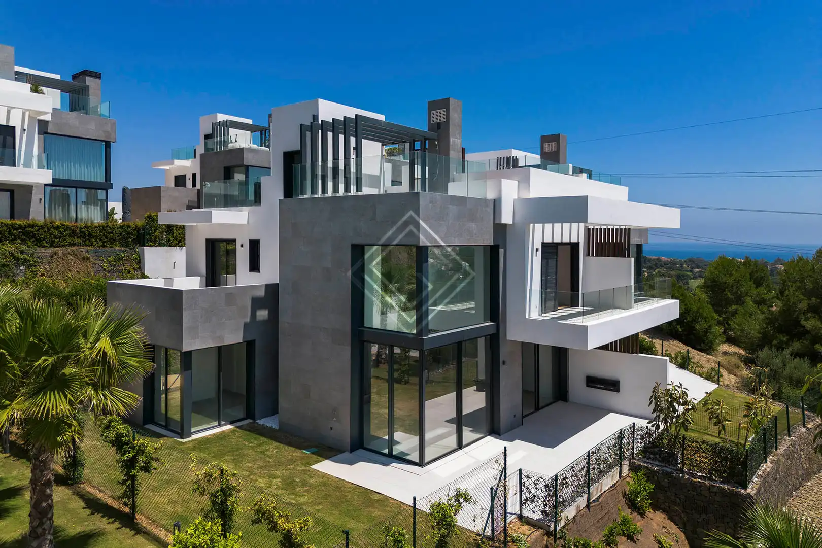 Chalet con piscina en venta en Río Real - Los Monteros