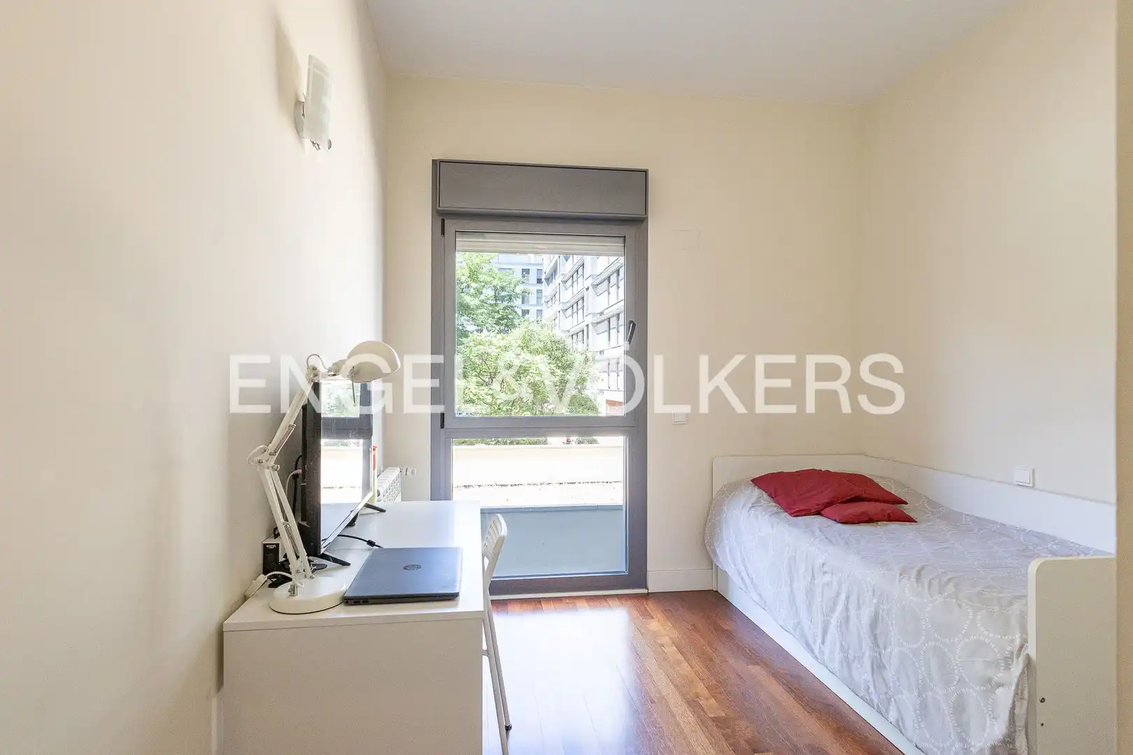 Terraza de Apartamento en venta en Madrid con Aire acondicionado, Calefacción y Jardín privado