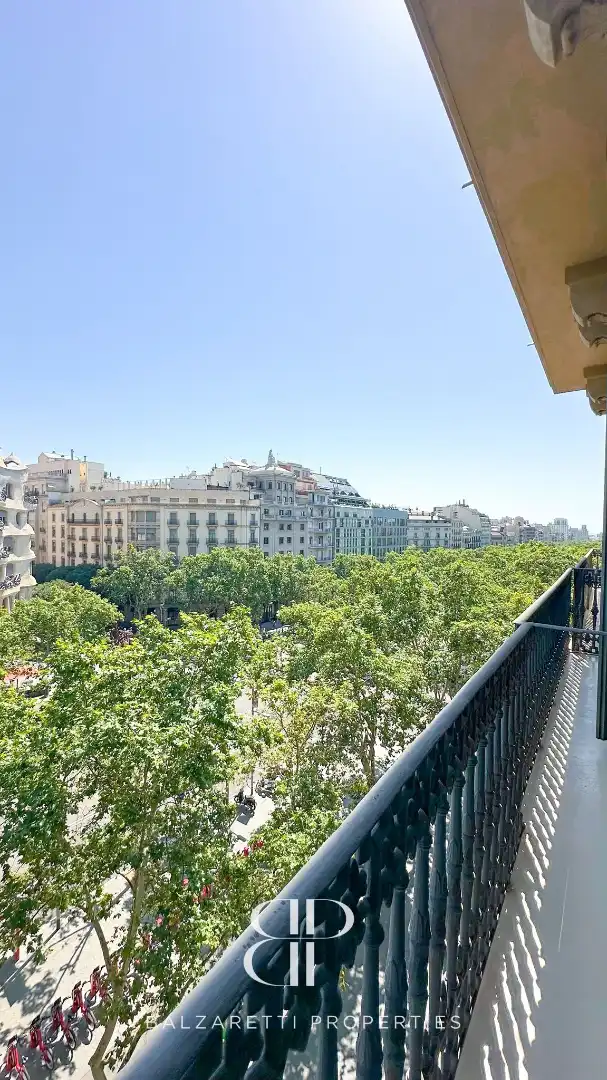 Außenansicht von Wohnung zur Miete in Barcelona mit Klimaanlage, Heizung und Parkett