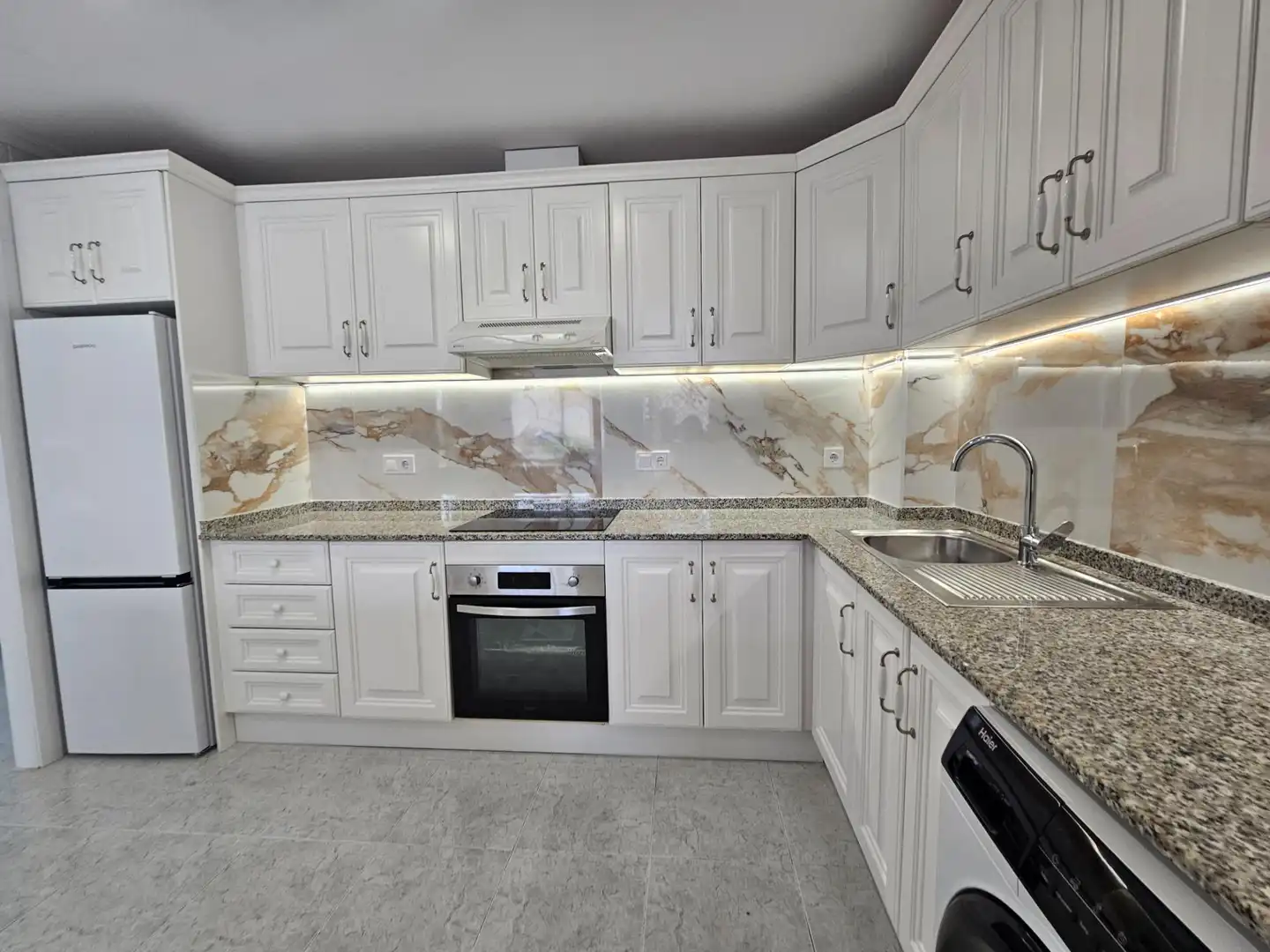 Cocina de Apartamento en venta en Orihuela con Aire acondicionado, Amueblado y Piscina comunitaria