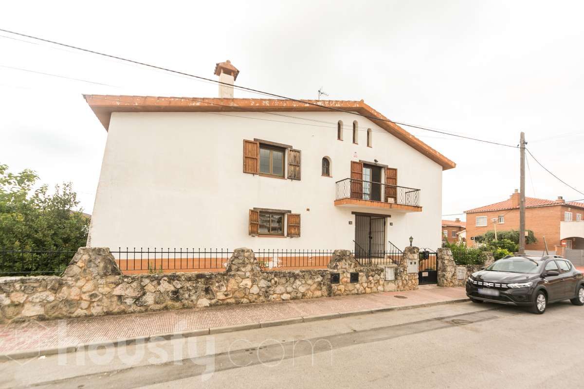 Exterior view of House or chalet for sale in Roda de Berà  with Air Conditioner, Heating and Terrace