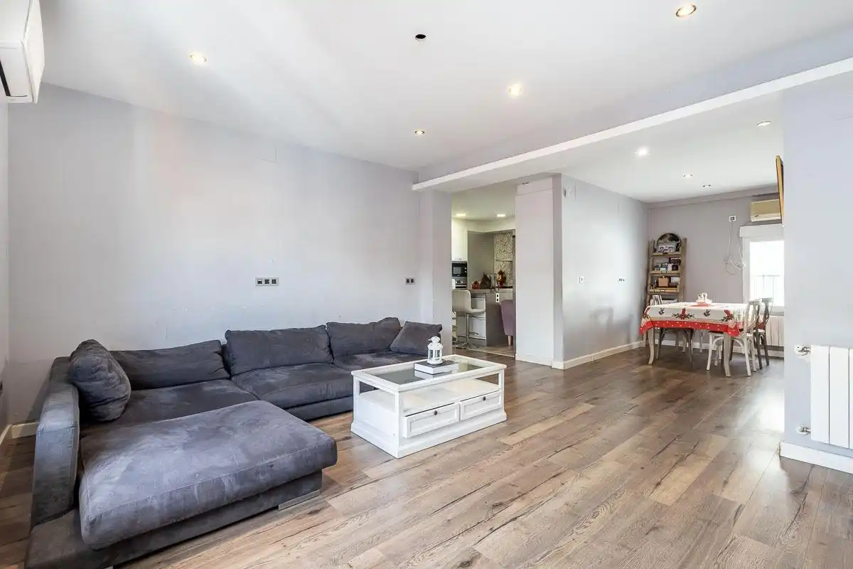 Piso con ascensor en venta en Calle SAN ISIDORO 5, imagen 2