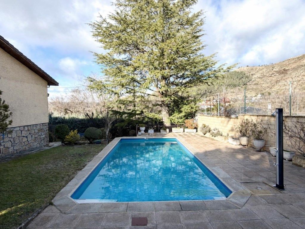Swimming pool of House or chalet for sale in Collado Mediano