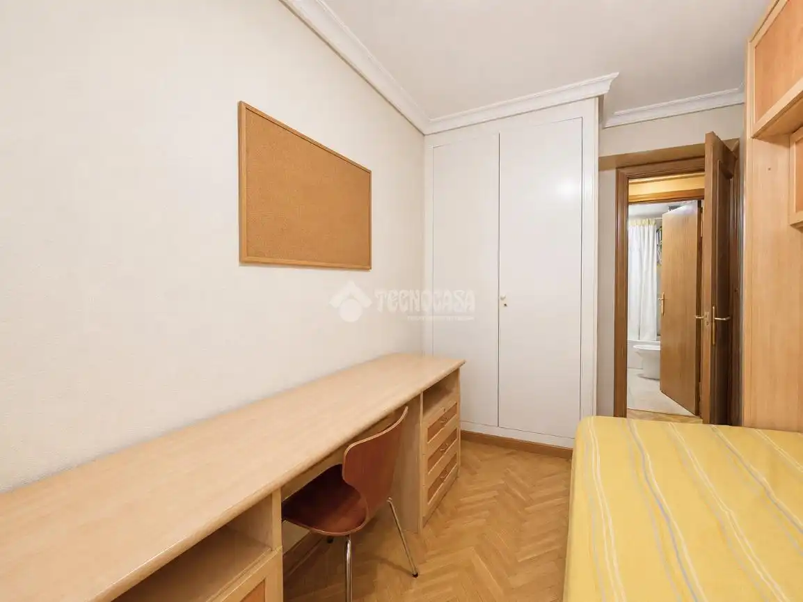 Habitación de Piso en venta en San Fernando de Henares con Aire acondicionado, Calefacción y Parquet