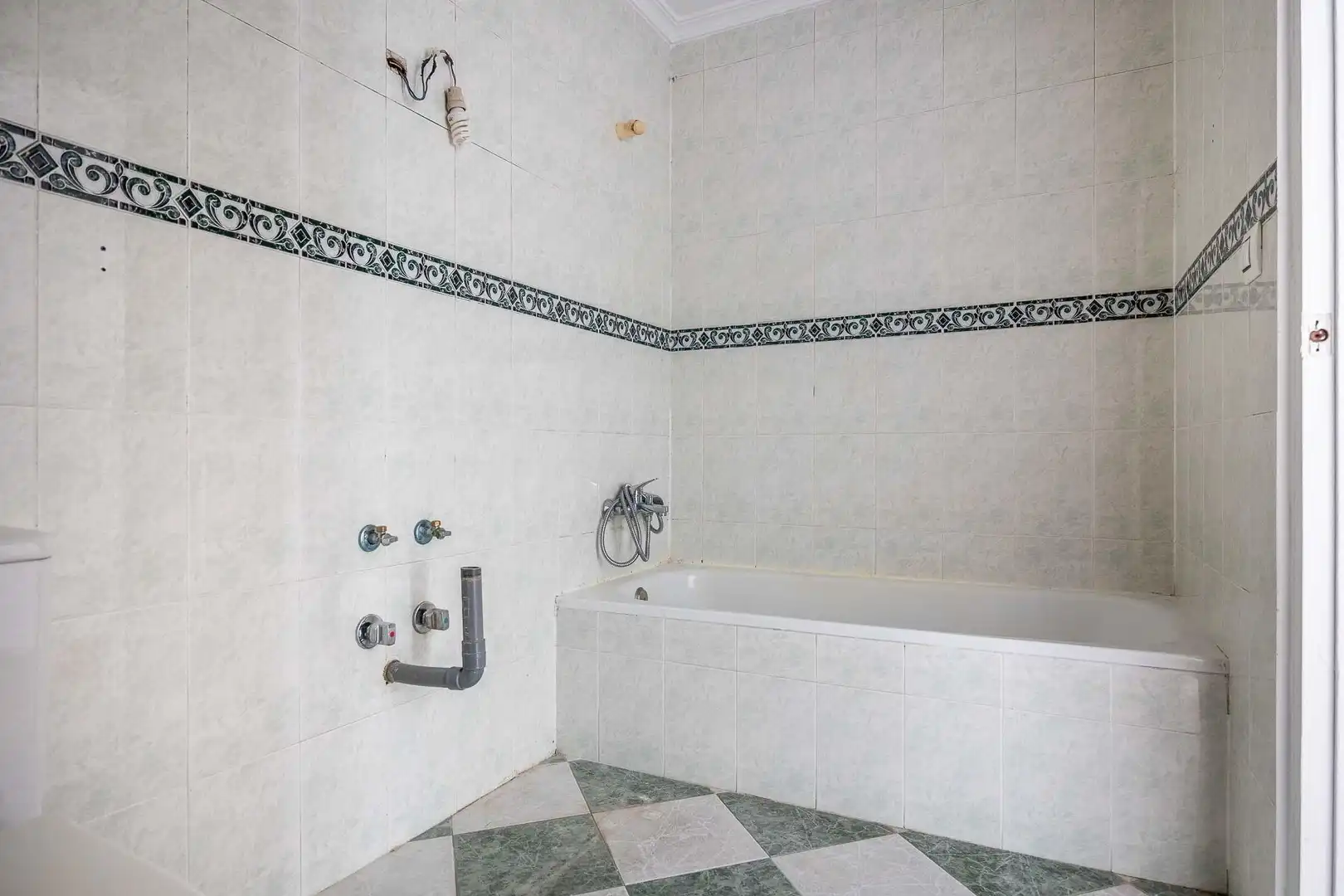 Baño de Piso en venta en Alcalá de Guadaira con Balcón
